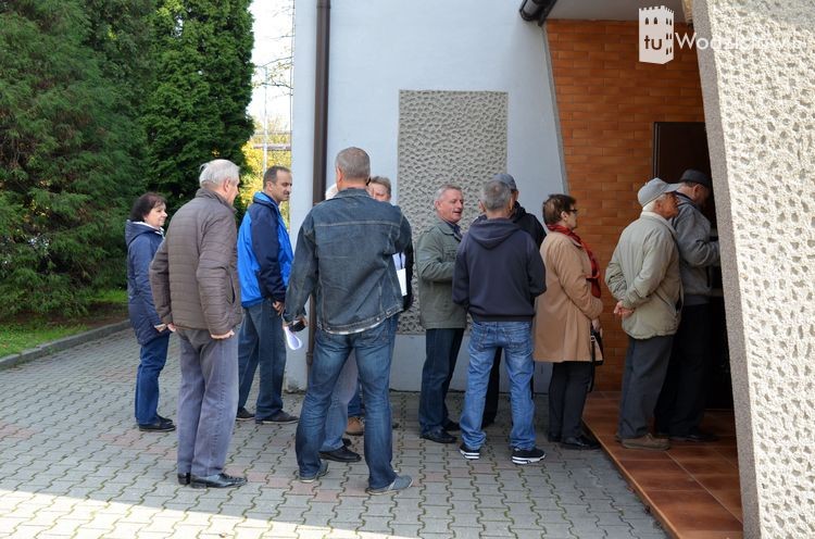 Emeryci tłumnie składają wnioski o 10 tys. zł (zdjęcia, wideo), Tomasz Raudner